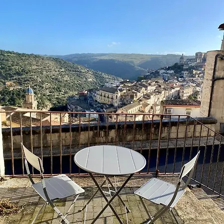 Super Giu Apartment Ragusa